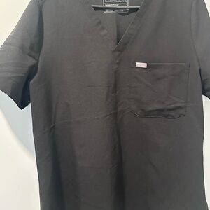 FIGS Women’s Catarina Black Scrub Top Size XL